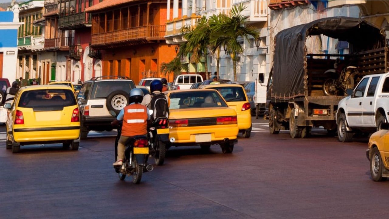 La medida de pico y placa en la ciudad heróica para vehículos particulares es de un día a la semana.