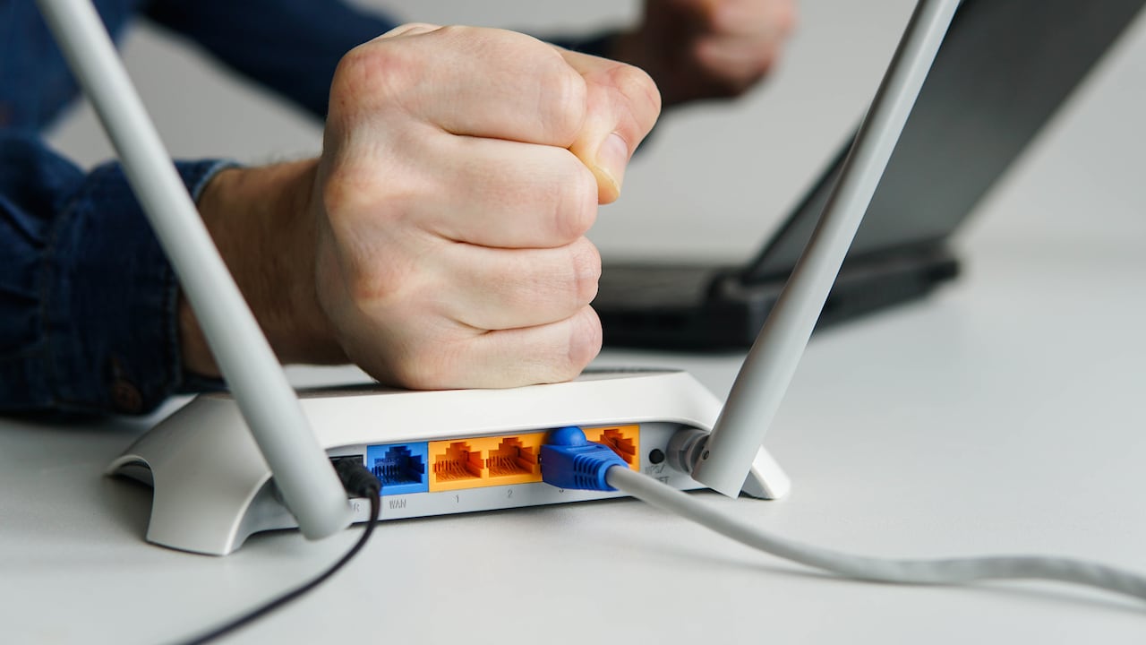 El exceso de aparatos conectados obliga al router a repartir la señal y genera lentitud.
