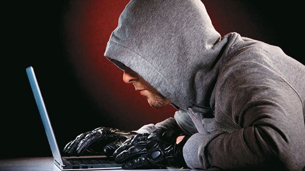 Para evitar estáfas a través de la web se recomienda usar equipos confiables y desde redes seguras.