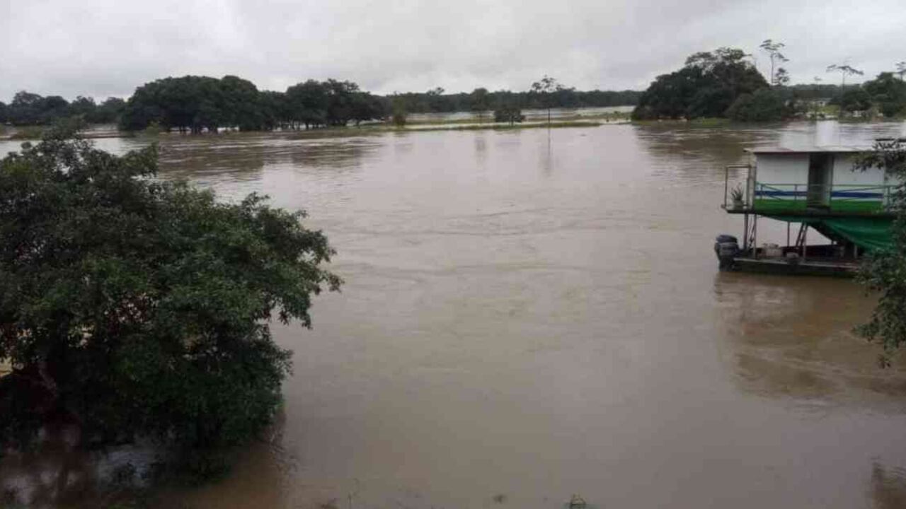 El desborde del río Caquetá afectó a centenares de familias tanto del casco urbano como rural de los municipios de Solita y Curillo. Foto: Alcaldía de Solita.