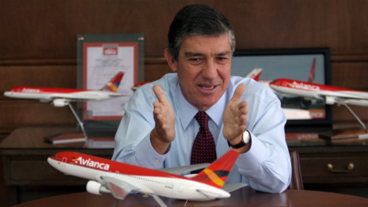 El presidente de Avianca, Fabio Villegas, defiende la postura de la empresa y asegura que las condiciones de los aviadores son mejores que en otras aerolíneas.