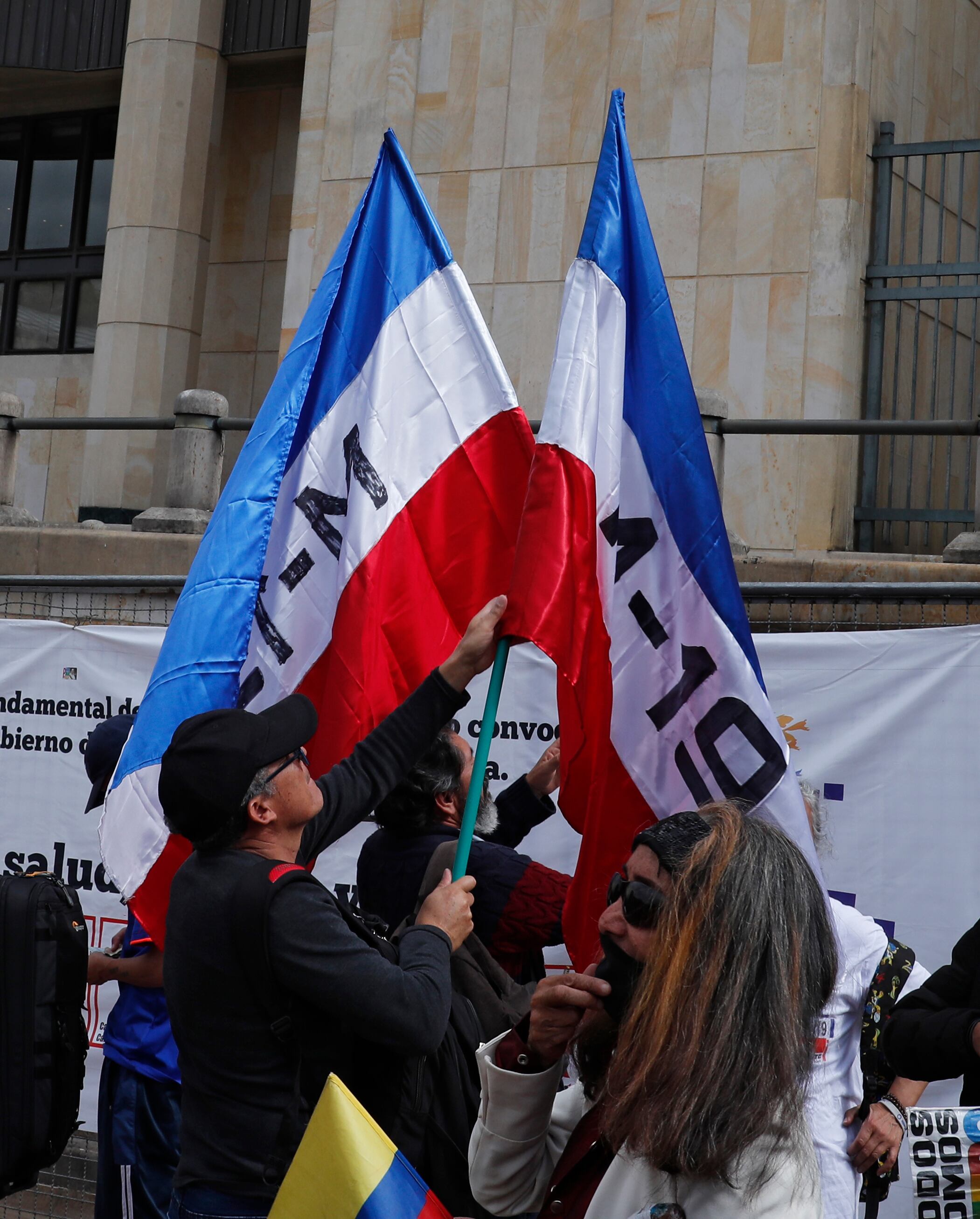 Manifestantes del M 19 presionando a la Corte  Suprema para elegir Fiscal, Fecode
Apoyo al Presidente
Bogota febrero 8 del 2024
Foto Guillermo Torres Reina / Semana