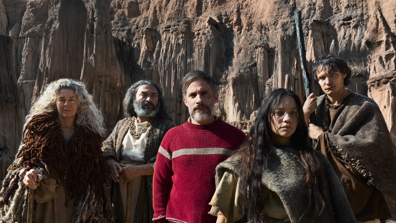 Netflix anunció la finalización del rodaje de la película En el valle de las sombras en Colombia, basada en el cuento “The Country of the Blind” de H.G,. Wells