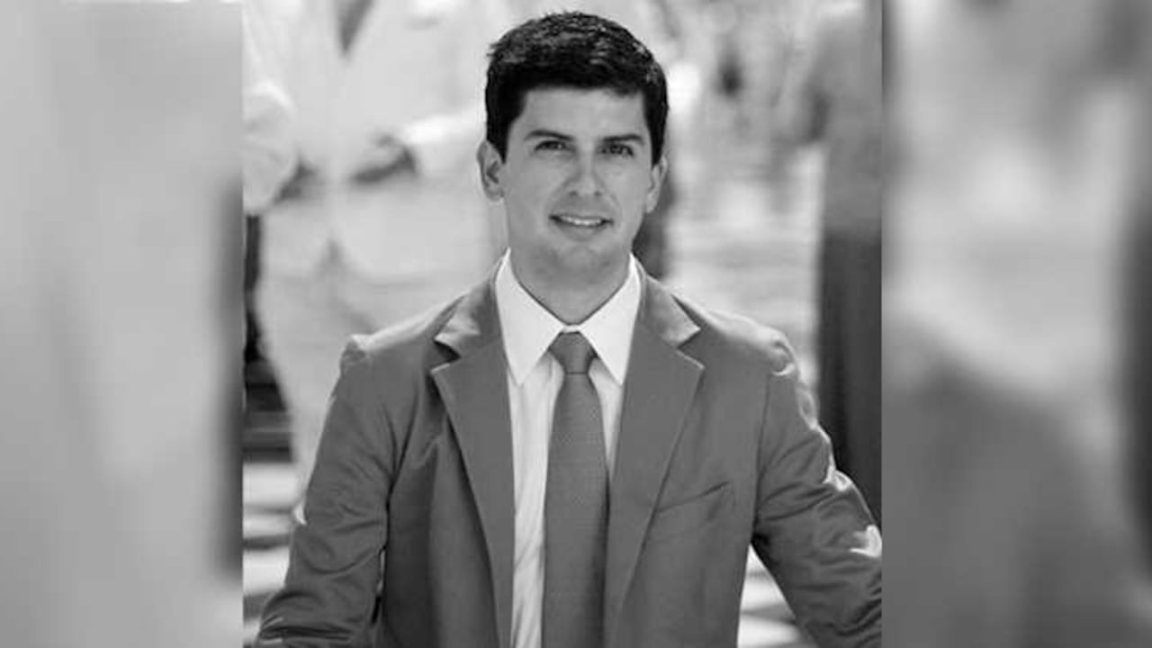 Dos periodistas se encontraron con Correa hacia las 11:00 a.m. cerca del Centro Internacional. Dijo que lo que pasaba en Twitter era "un malentendido".