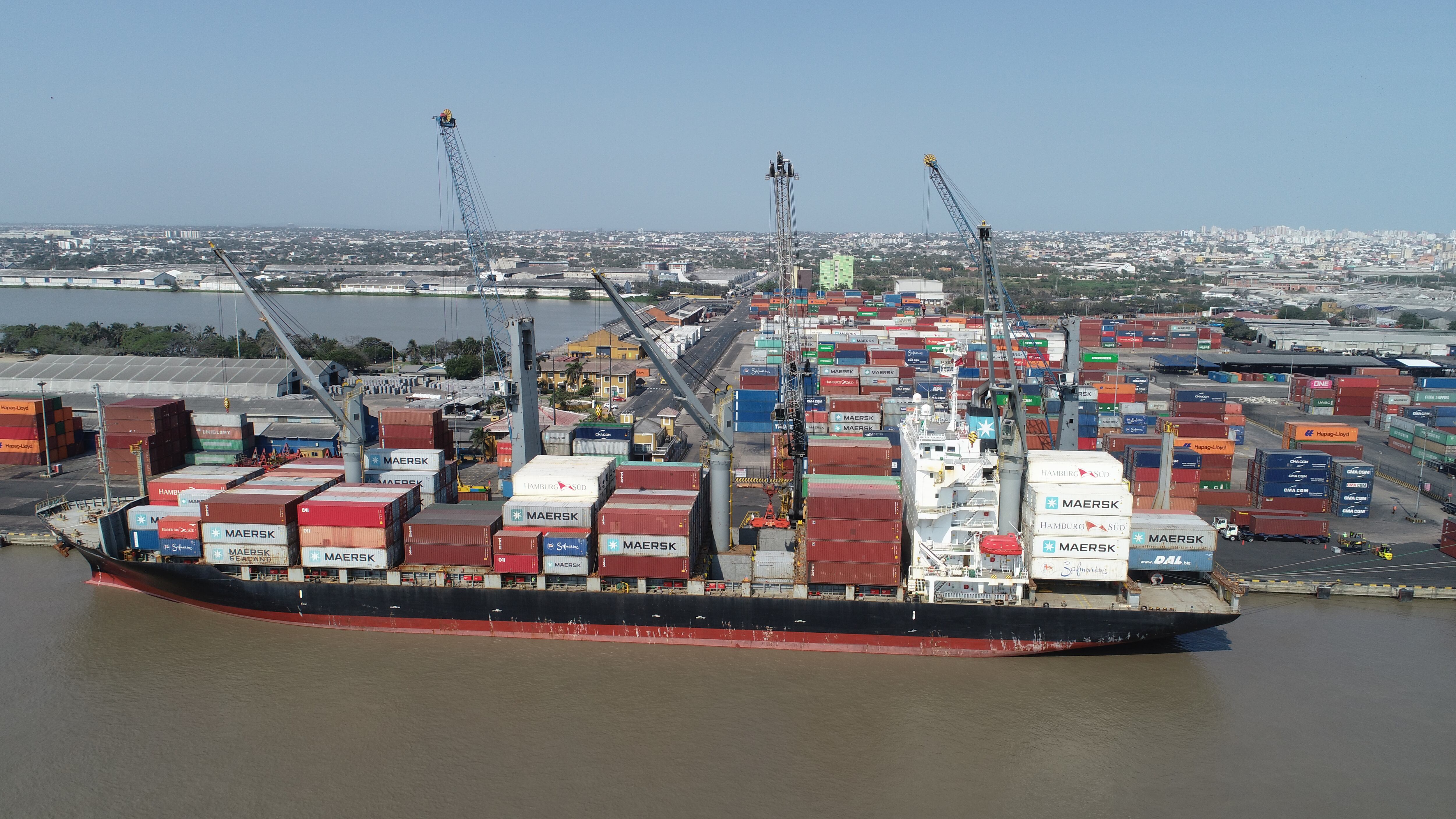 Este es el puerto de Barranquilla, uno de los más importantes del país.