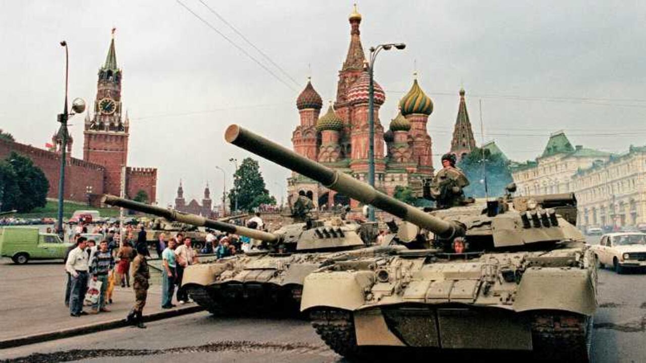 Tanques del ejército soviético en Moscú, 1991. Foto: AFP / Dima Tanin.