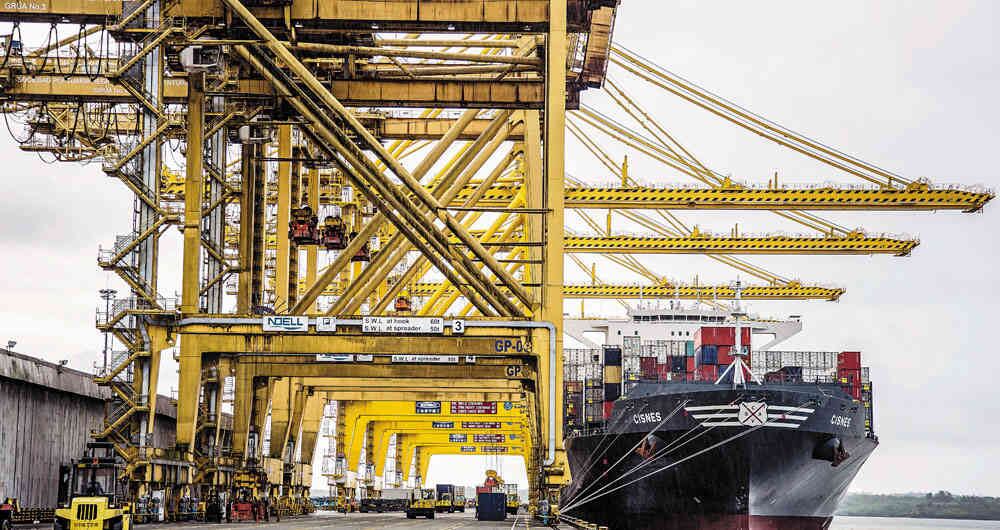 La menor profundidad de dragado del puerto de Buenaventura (foto) juega a favor de los ecuatorianos. 