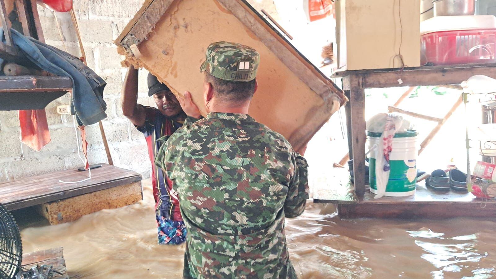 Hombres y mujeres de las Fuerzas Militares hacen presencia en varias regiones de Colombia.
