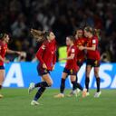 España le gana 1 a 0 a Inglaterra.