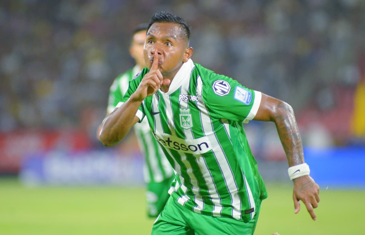 Alfredo Morelos celebrando el gol al Deportes Tolima.