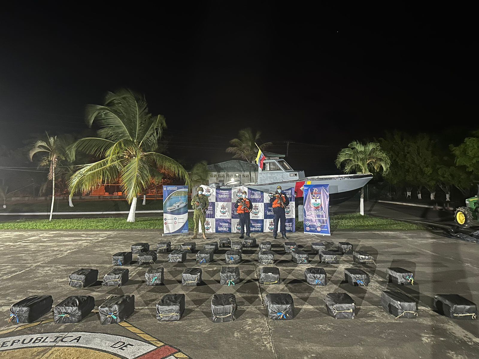 La Armada interceptó una lancha con cocaína en el Golfo de Urabá.