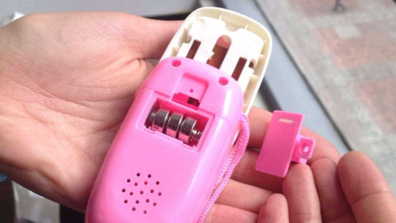 Aunque en Colombia no hay cifras oficiales consolidadas, según el Centro para el Control y Prevención de Enfermedades (CDC) de Estados Unidos, entre 1997 y 2012 más de 40.000 niños menores de 13 años fueron tratados en salas de emergencia con afecciones relacionadas con la ingesta de pilas.