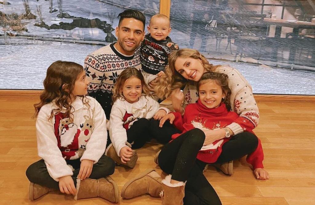Foto navideña de la familia de Falcao