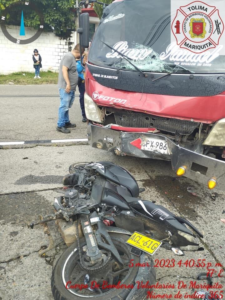 Moto chocó contra un camión de carga conocido como Turbo.
