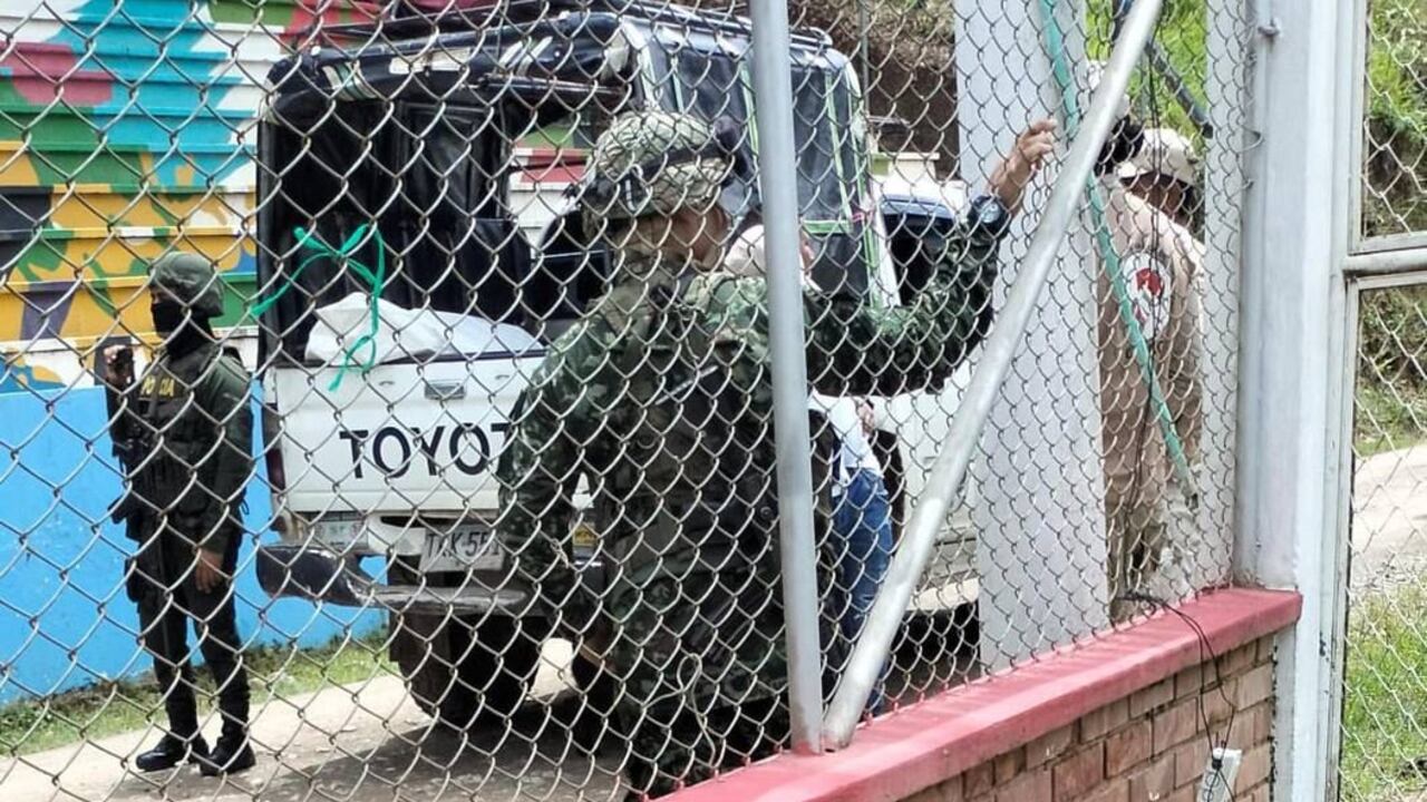 Ejército ya recibió los cuerpos de los soldados en poder de las Farc en Argelia.