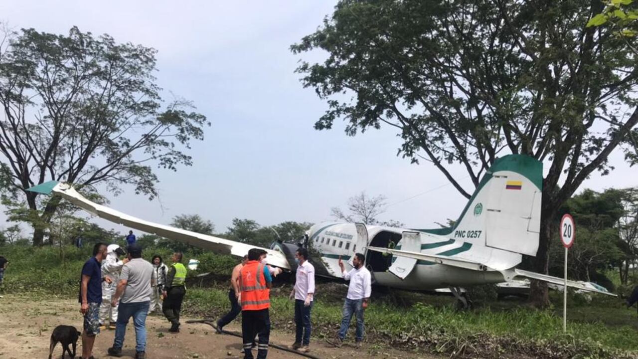 Un avión de la Policía se accidentó cuando aterrizaba en el aeropuerto de Villavicencio. Estas serían las causas.