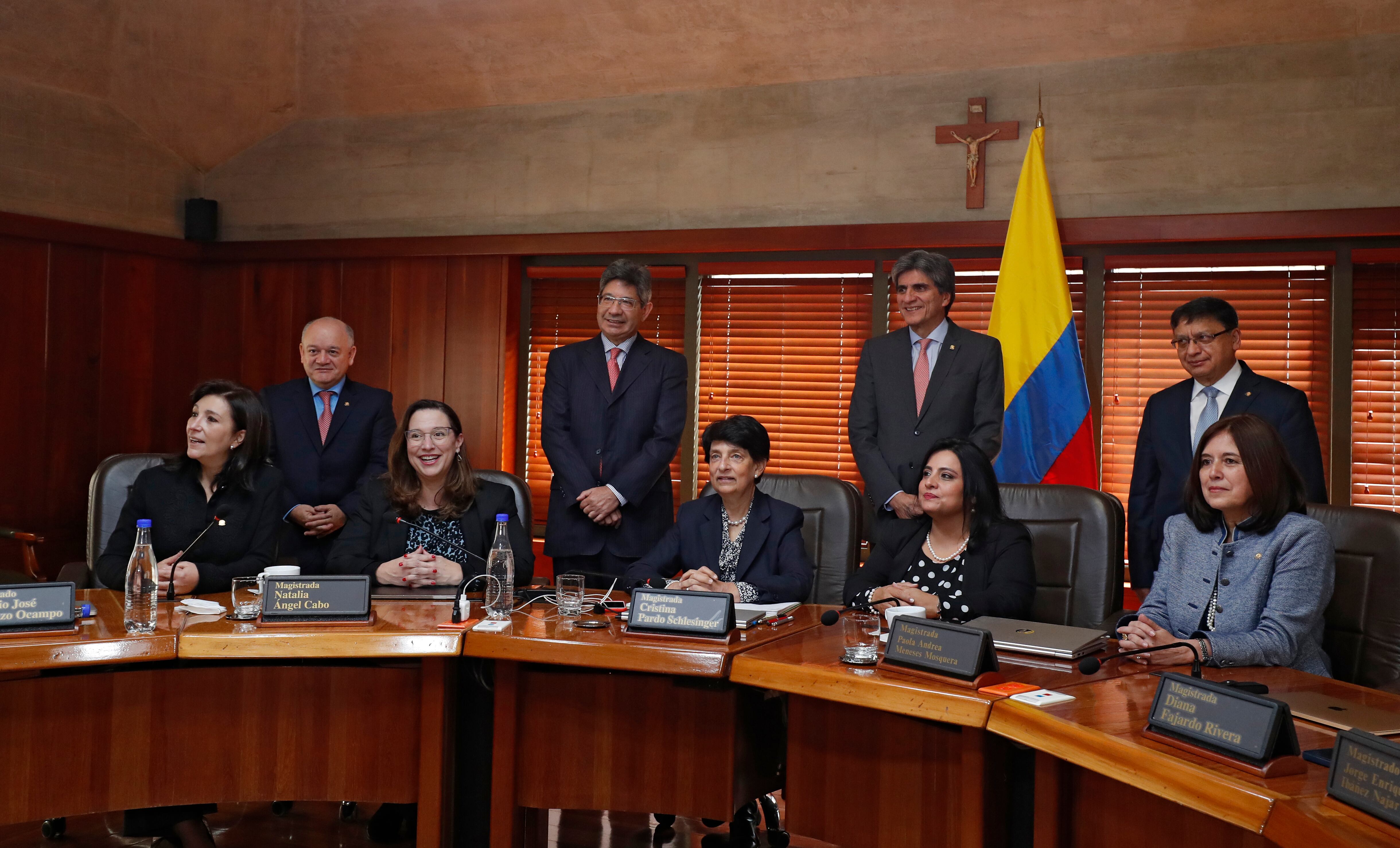Sala Plena Corte Constitucional de Colombia
Magistrados
Natalia Angel Cabo 
Jose Fernando Reyes Cuartas 
Gloria Stella Ortiz Delgado 
Antonio Jose Lizarazo Ocampo
Cristina Pardo Schlesinger presidenta
Alejandro Linares Cantillo
Diana Fajardo Rivera 
Jorge Enrique Ibañez Najar
Paola Andrea Meneses Mosquera 
Bogota junio 14 del 2022
Foto Guillermo Torres Reina / Semana