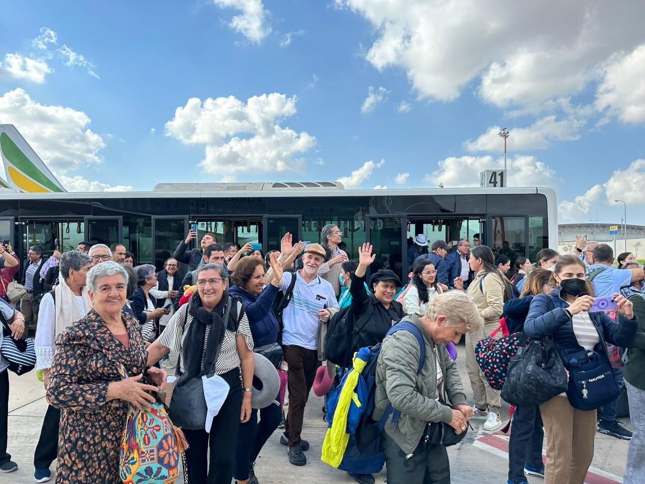 Son cerca de 110 colombianos que hacen parte del primer grupo de repatriados del territorio de Israel.