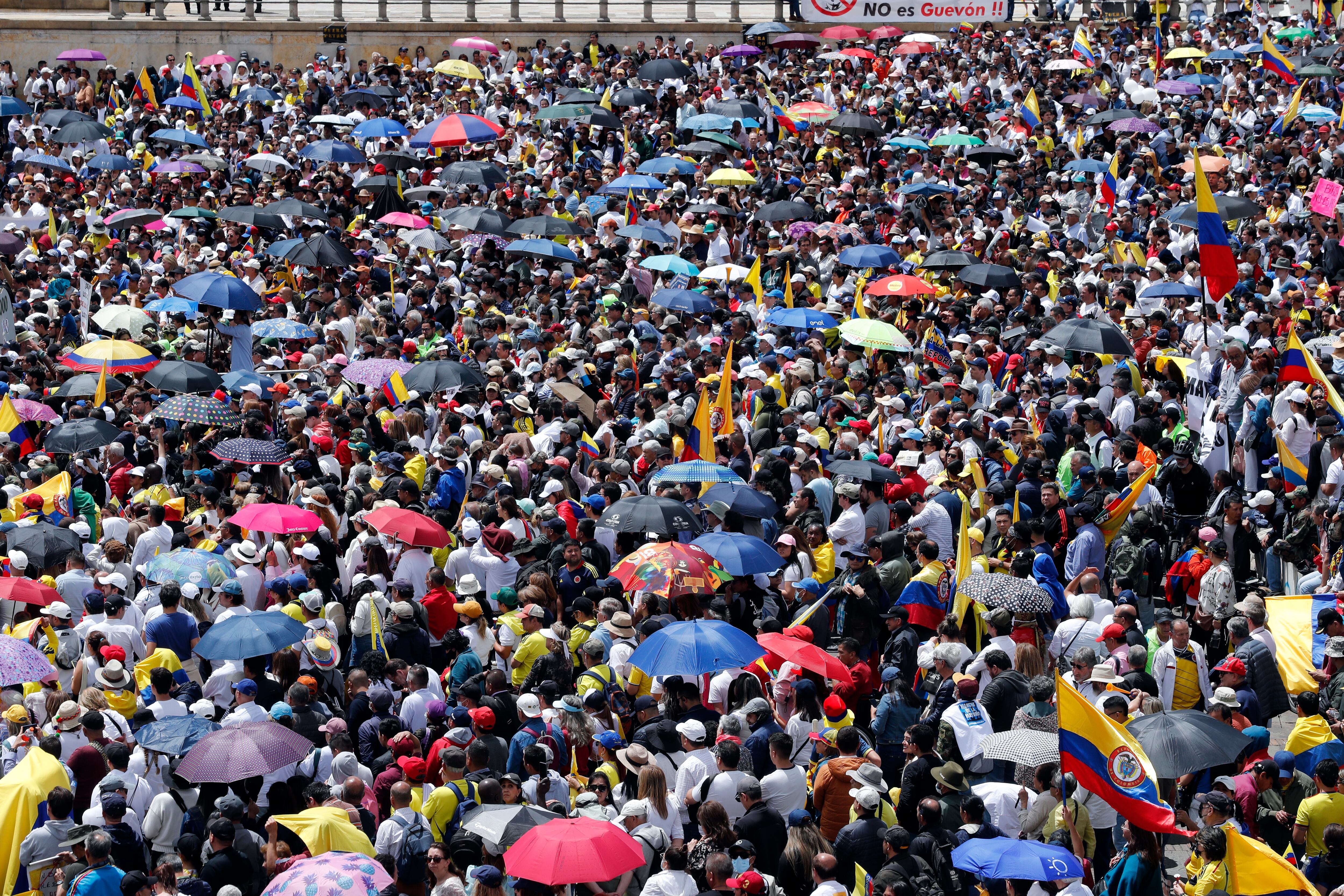 Miles de colombianos se dieron cita para protestar en contra de las reformas que busca aprobar el gobierno del presidente Gustavo Petro, en la llamada Marcha de la Mayoría.
cambio
Bogota junio 20 del 2023
Foto Guillermo Torres Reina / Semana