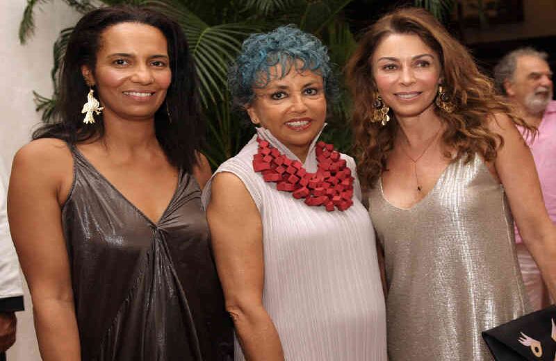 Catherine Dunga, Anamarta de Pizarro y Mafe Cortés.