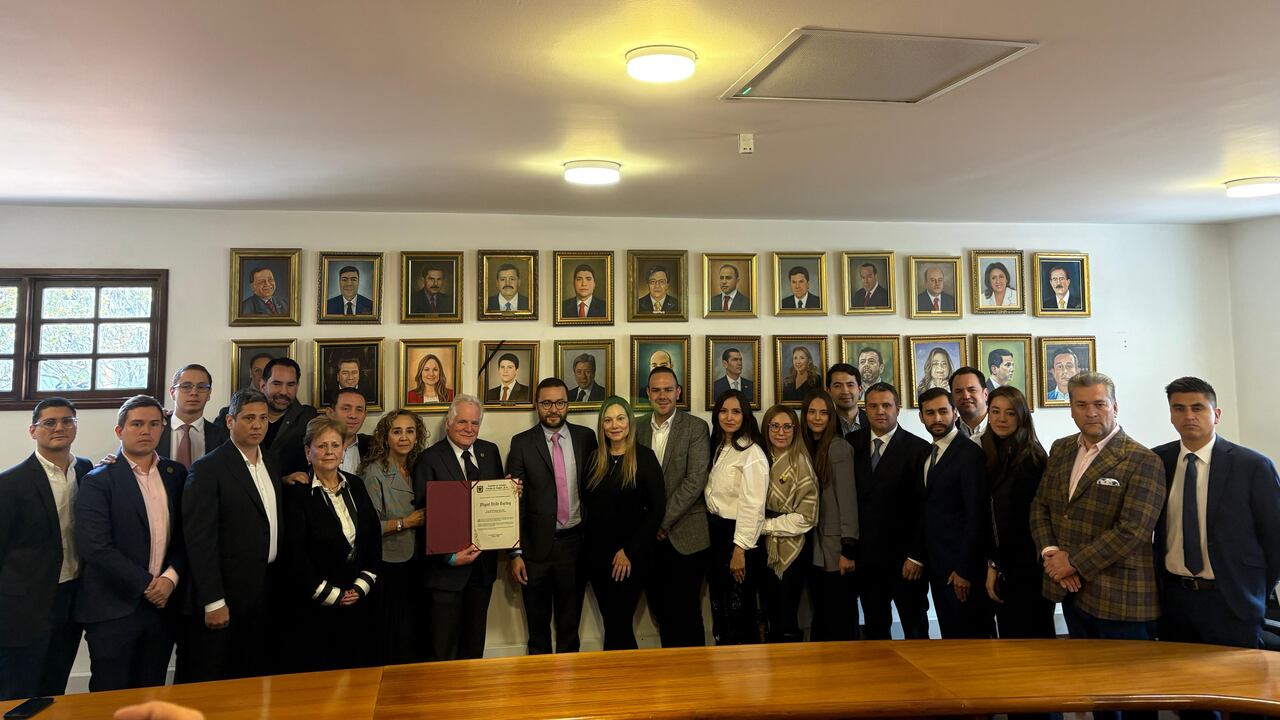 Homenaje a Miguel Uribe Turbay en el Concejo de Bogotá