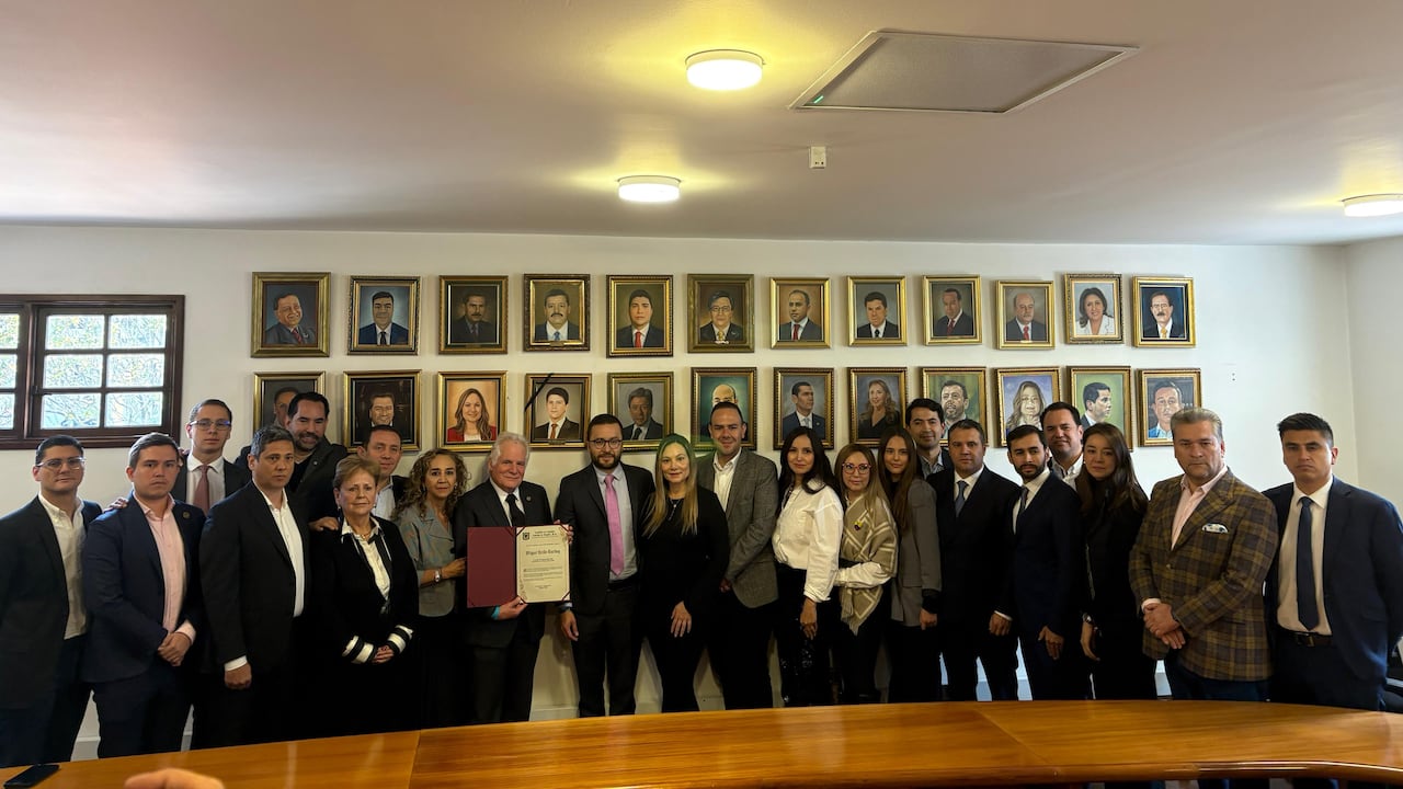 Homenaje a Miguel Uribe Turbay en el Concejo de Bogotá.