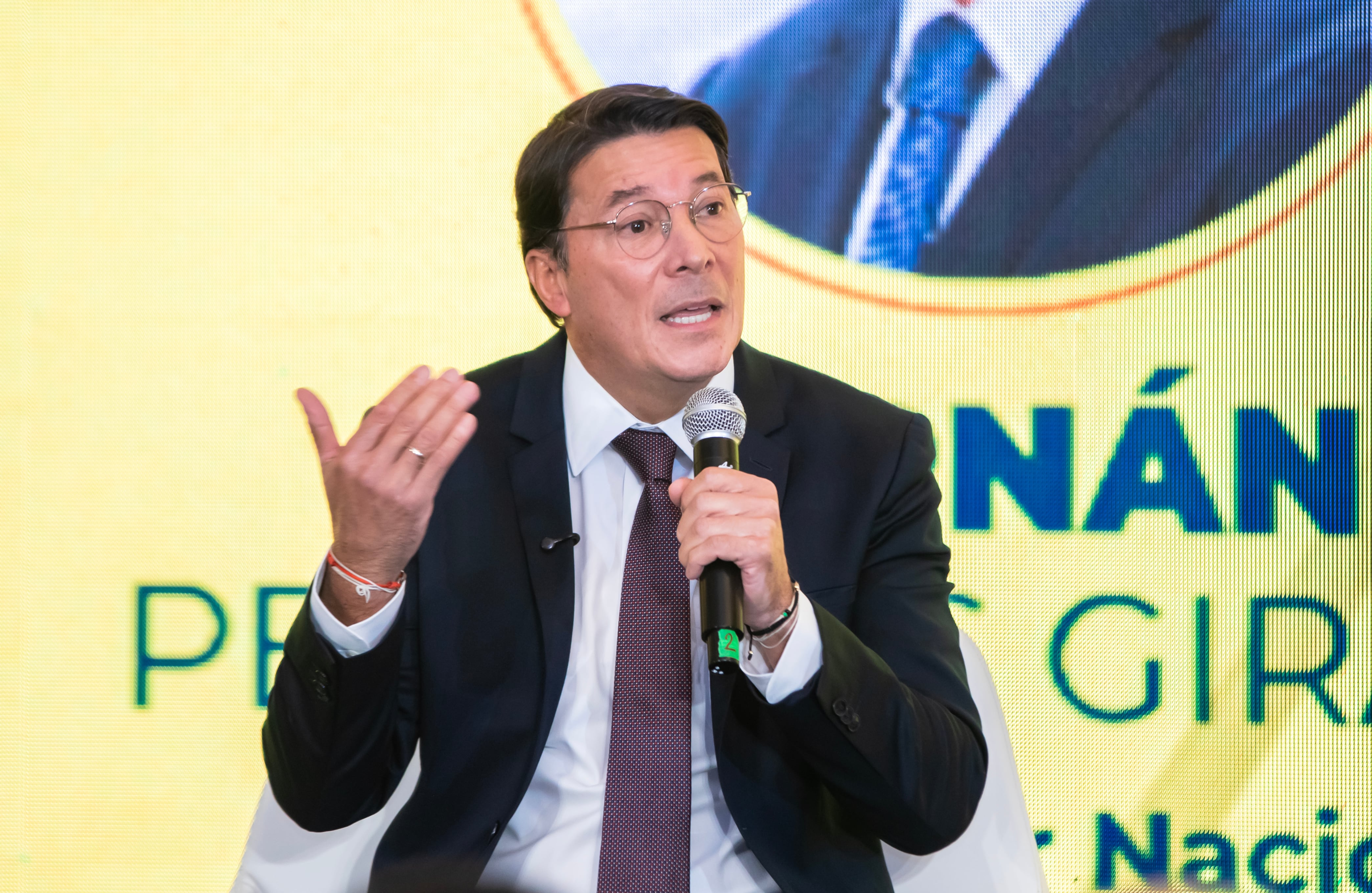 El registrador nacional, Hernán Penagos, defendió la transparencia del sistema electoral colombiano y alertó sobre los efectos de la desinformación. “Las realidades materiales, los hechos, respaldan al proceso electoral colombiano”, afirmó.