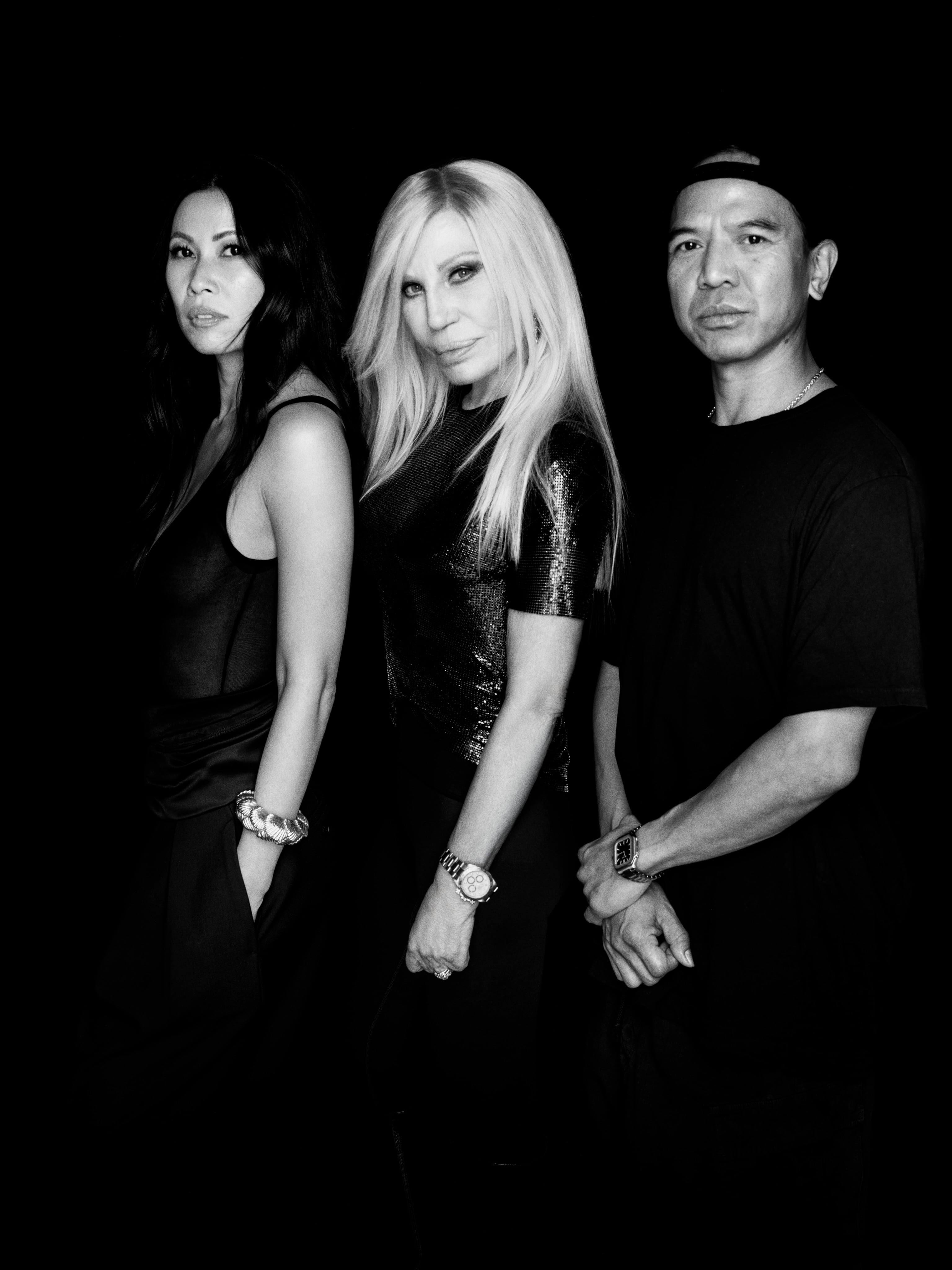 Donatella Versace anuncia nuevo proyecto de moda y belleza tras su salida de la compañía italiana