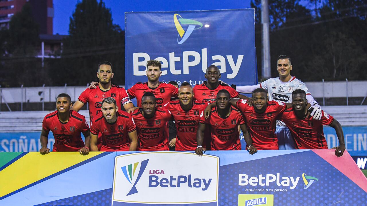 Los escarlatas se plantean contratar al dos veces goleador de Copa América.