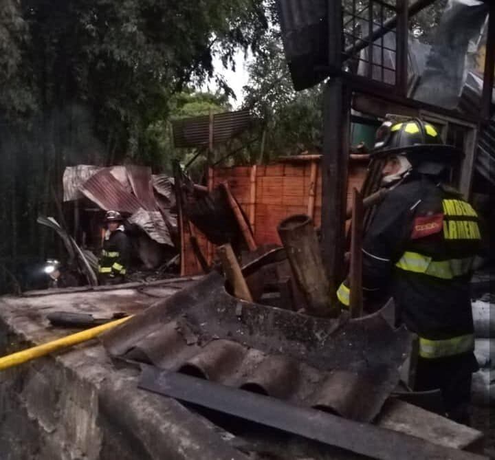 La Oficina Municipal de Gestión del Riesgo ha comenzado a realizar los censos de las familias damnificadas por el incendio ocurrido en el municipio.