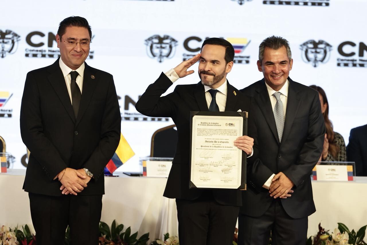 Acto de entrega de credenciales mediante el cual Abelardo De La Espriella y José Manuel Restrepo Abondano serán acreditados como presidente y vicepresidente de la República de Colombia para el periodo constitucional 2026–2030.