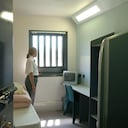 Así lucen las celdas en la prisión de mujeres en Ashford, Surrey