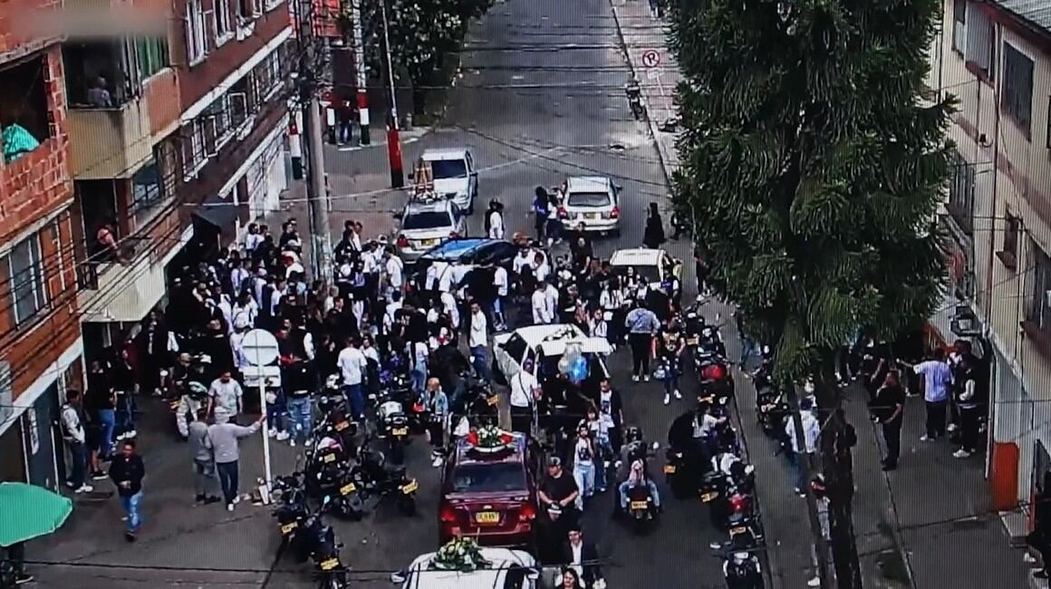 Hombre desató el pánico en medio de un funeral. El capturado abrió fuego en medio del evento.