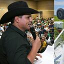 El candidato César Ortiz Zorro y el estado de la avioneta accidentada este sábado, 26 de agosto.