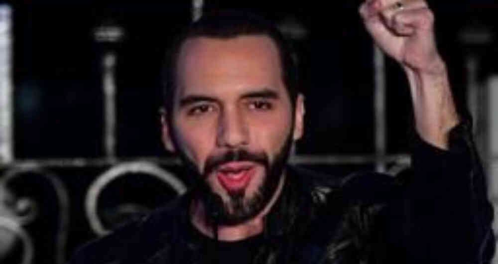  El presidente de El Salvador se burla de quienes lo critican.