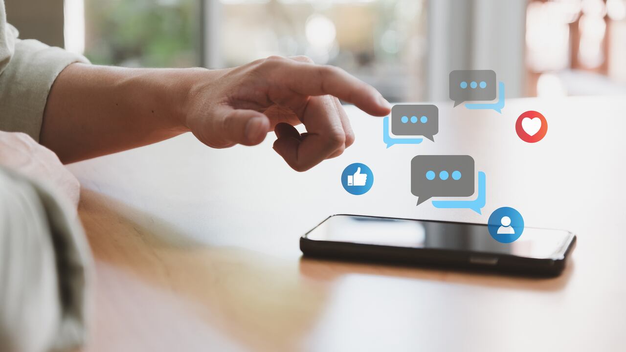 Los gestos sin contacto permiten controlar un teléfonos sin tener que tocarlo.