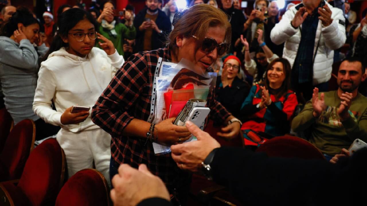 Ganadora del sorteo de la Lotería de Navidad de España en Madrid.