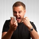 Tener virus en el celular puede causar enojo en los usuarios.