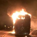 Hombres armados queman bus intermunicipal que cubría la tuta Acevedo (Huila) - Bogotá.