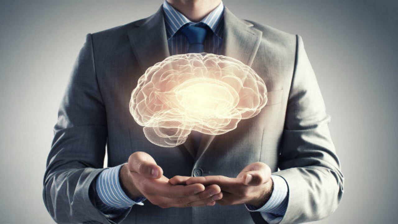 Hemos llegado como raza humana a la absurda pretensión de relacionarnos emocionalmente con robots.