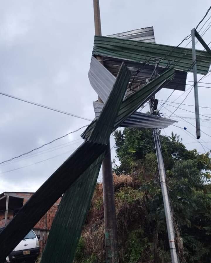 Las familias reciben ayudas humanitarias