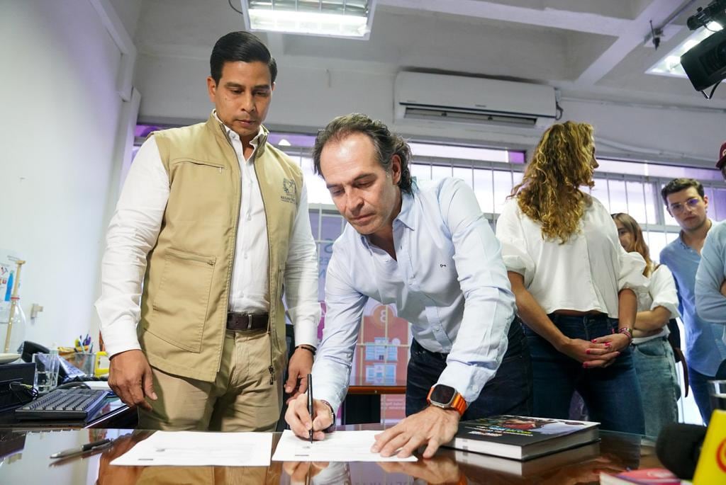 Federico Gutiérrez inscribió su candidatura a la Alcaldía de Medellín.
