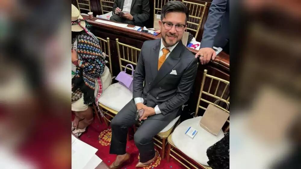 El congresista electo llegó a la posesión del Congreso este 20 de julio en tacones.