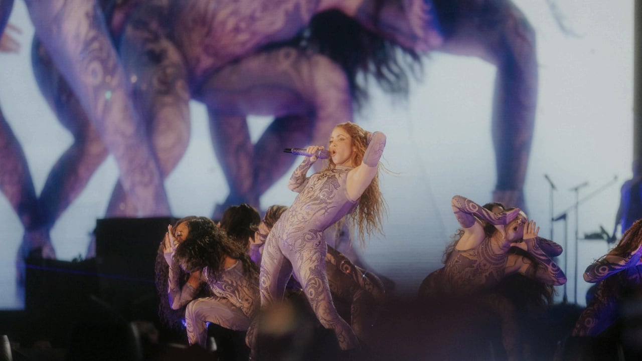Shakira brilló en el escenario argentino al interpretar sus mejores canciones en la noche del 7 de marzo de 2025.