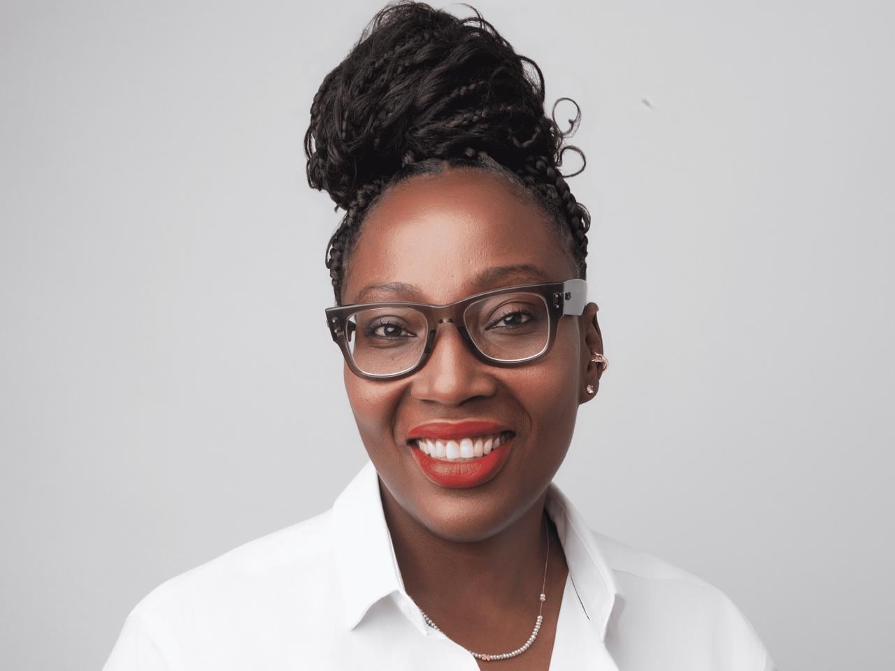 Ana Carolina Quijano ha sido viceministra de Educación Superior, secretaria de Bienestar Social y subsecretaria de Equidad de Género en Cali. Además, fue secretaria de Educación de Jamundí y  asesora de la Consejería Presidencial para la Mujer.