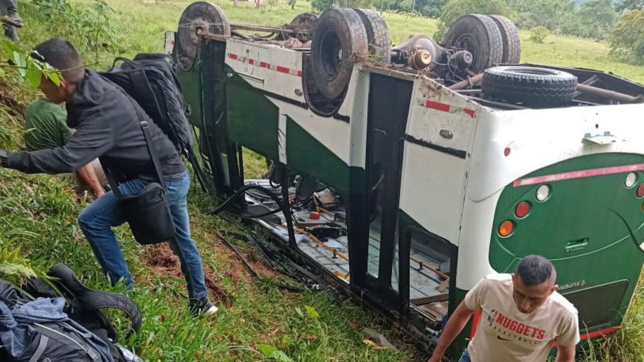 Accidente de bus en el municipio de San Vicente del Caguán.