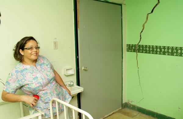 Uno de los lugares más afectados es el hospital La Milagrosa. Hay varios cuartos clausurados y además tienen equipos dañados y poco personal Foto: Pablo Andrés Monsalve