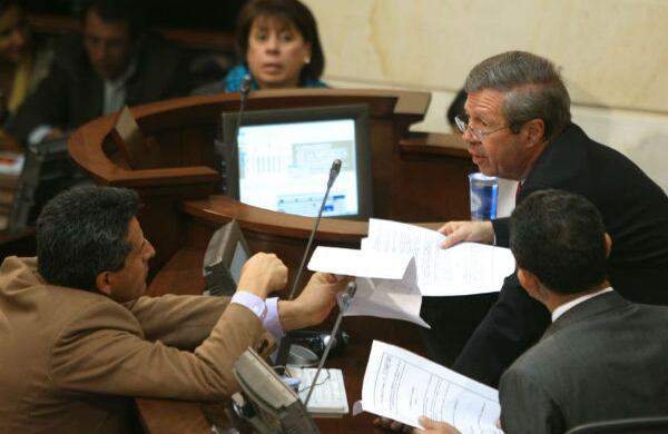 Esguerra y Luis Fernando Velasco. "Hay que hundir la reforma".  