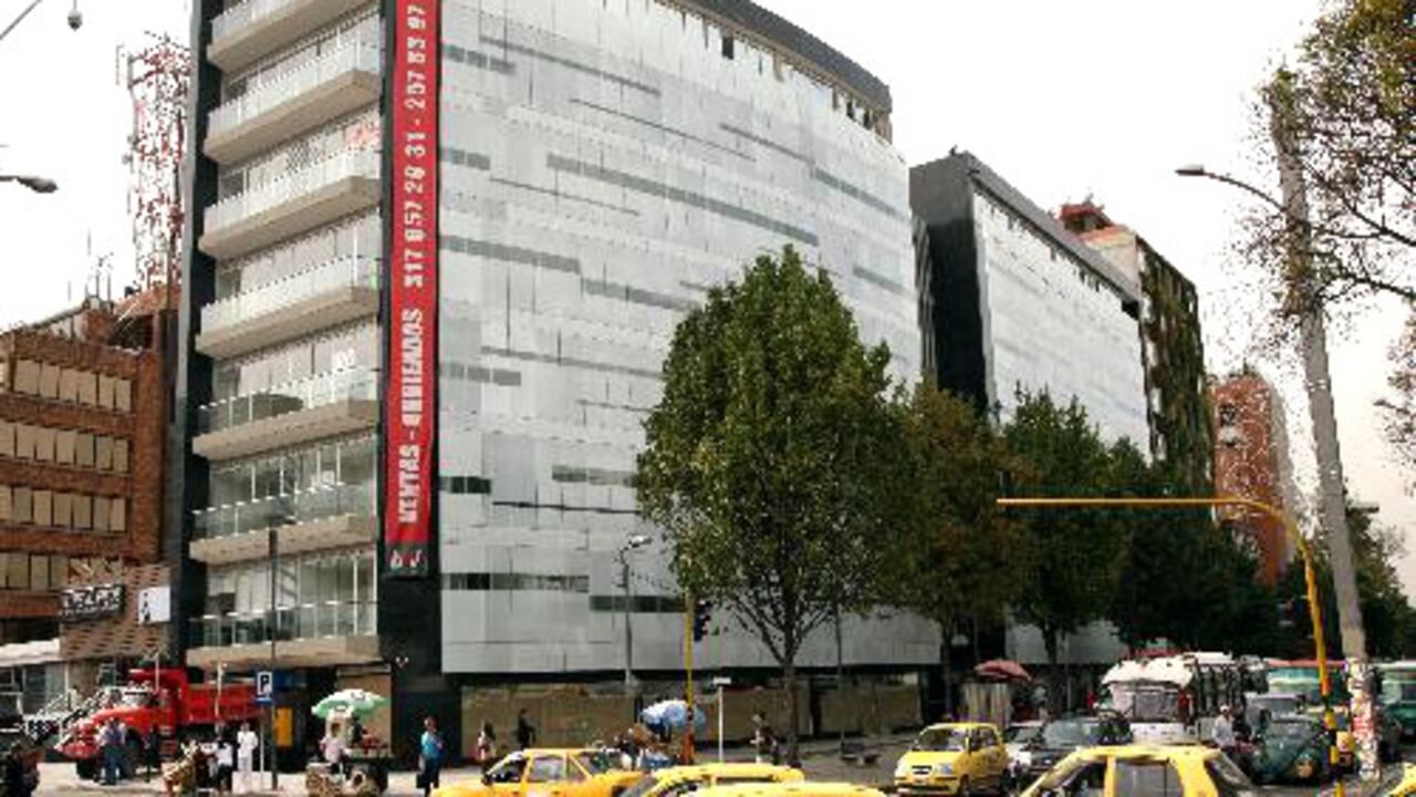 En el norte de la ciudad, Santa Bárbara; y en el occidente, Av. El Dorado, se ubican la mayoría de los inmuebles A+; mientras que en Calle 100, Chicó – Andino y Calle 72 predominan los inmuebles clase A.