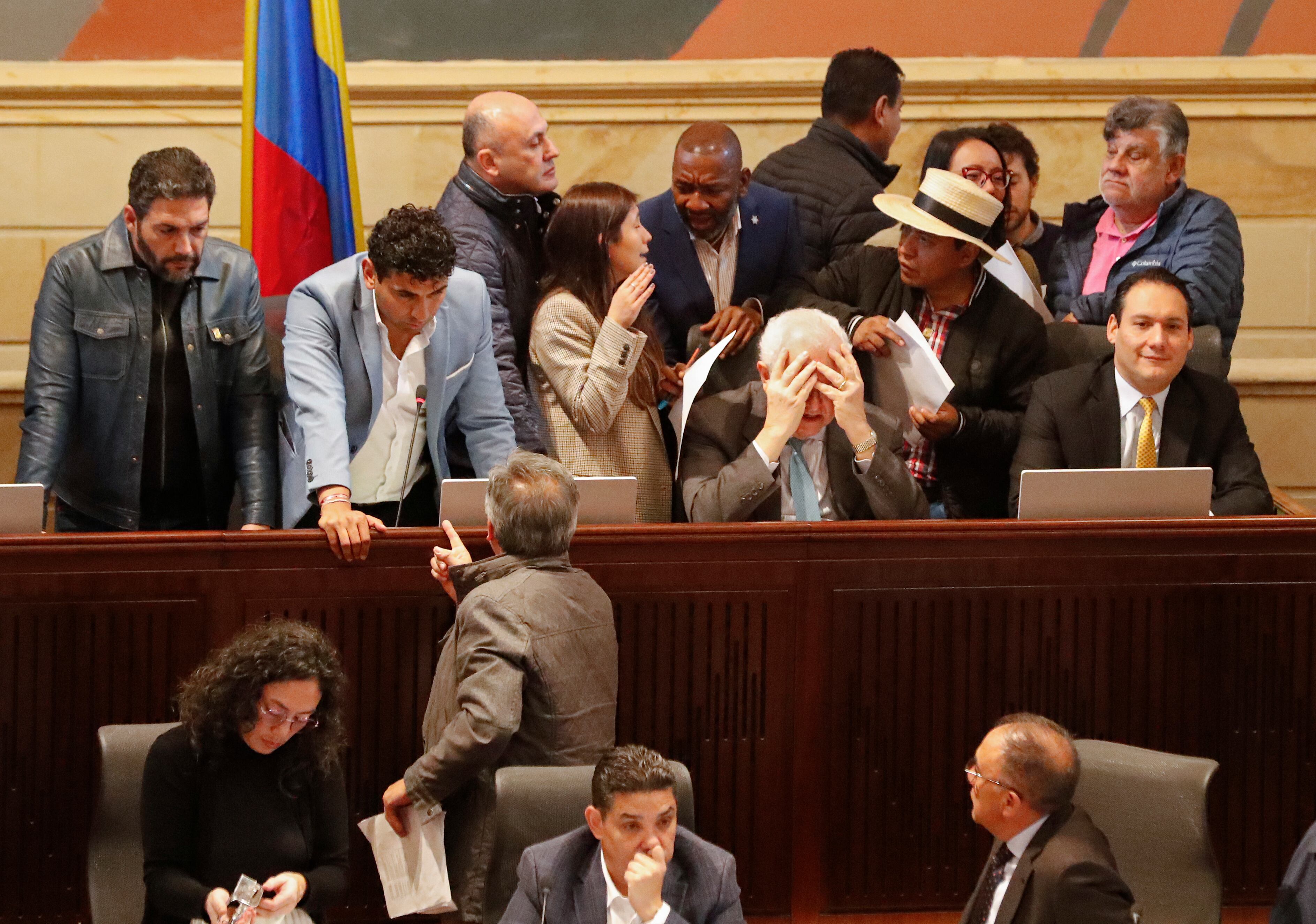 El Grupo SEMANA fue merecedor de dos galardones en el Premio Nacional de Periodismo Simón Bolívar 2023
Guillermo Torres Reina obtuvo el premio a mejor Fotografía Periodística en la categoría de Fotoperiodismo 
Mejor Crítica gracias a un texto de Hugo Chaparro Valderrama
Bogota noviembre 15 del 2023 
Foto Johan Toro Semana